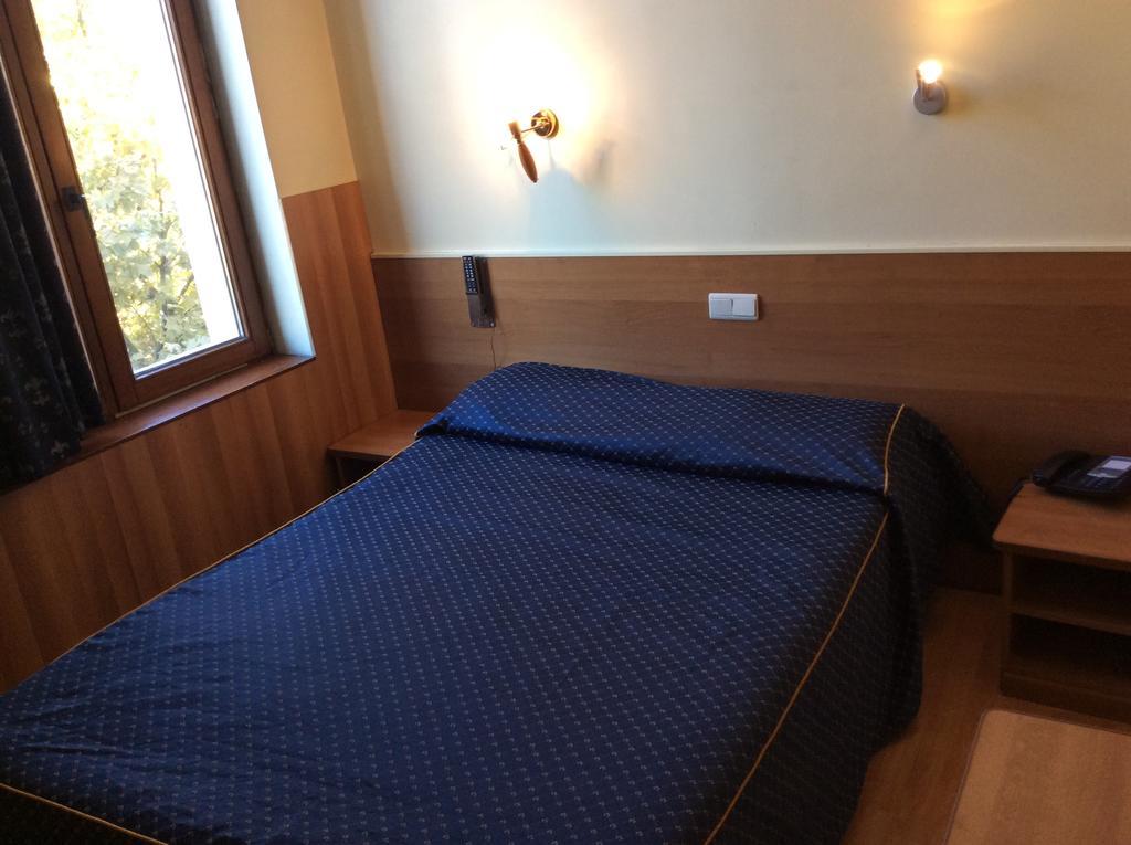 H  tel Aristote Bruxelles   toiles